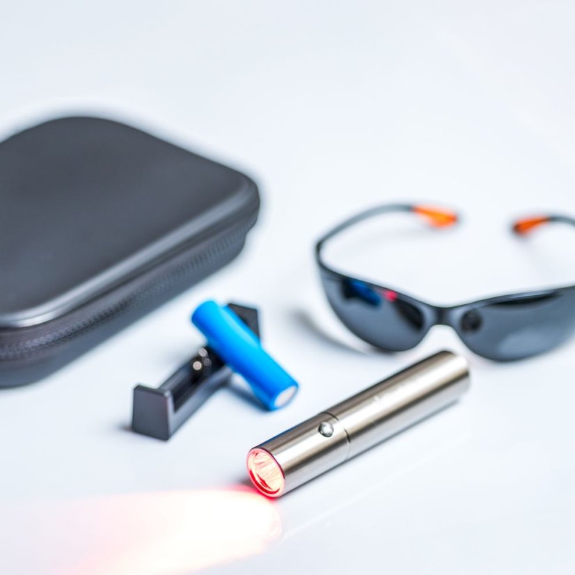 Přenosné pouzdro a příslušenství pro nerezové pero VitaSpot