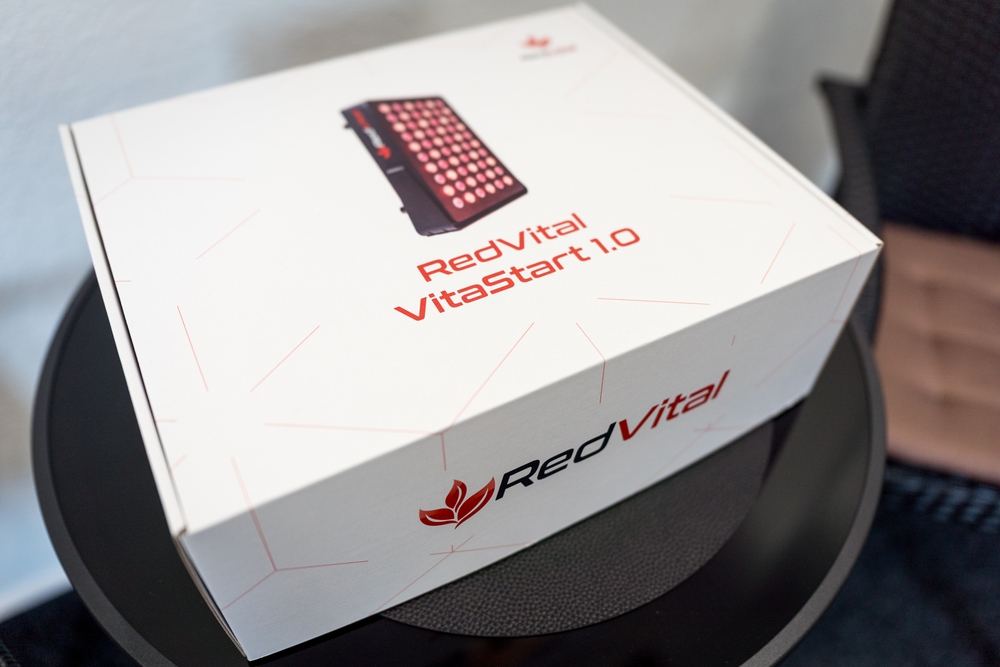 balení zboží pro terapii červeným světlem